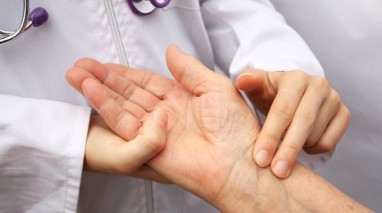 reumatoidinis artritas rankų nei pašalinti skausmą balzamas su sąnarių skausmo apžvalgomis