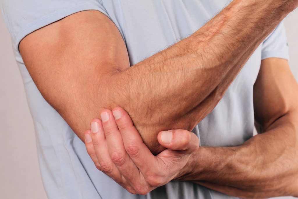 kaip sumažinti alkūnės skausmą policzek artritas