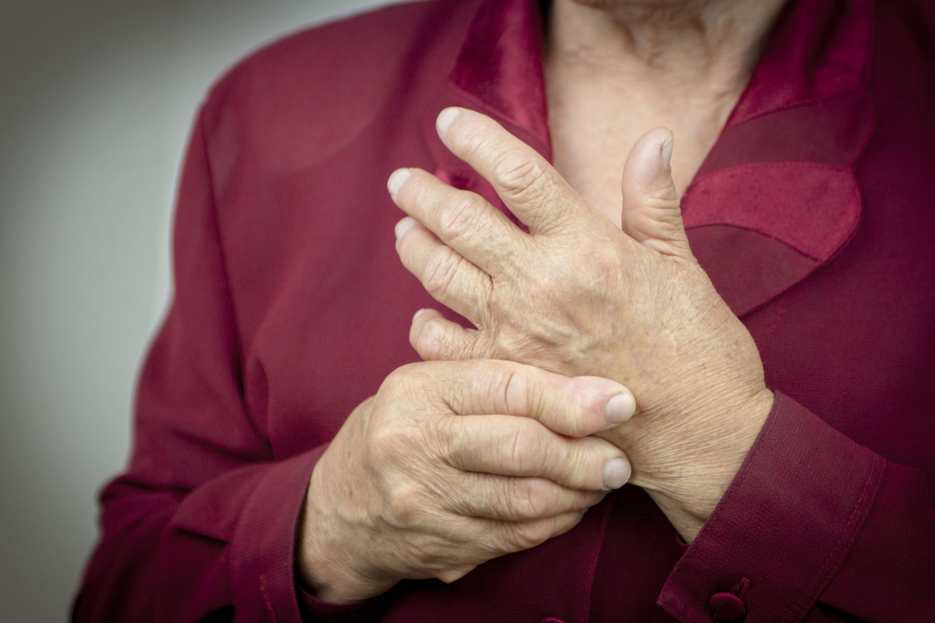 osteoartritas simptomai skausmas raumenyse ir sąnariuose iš spazmas