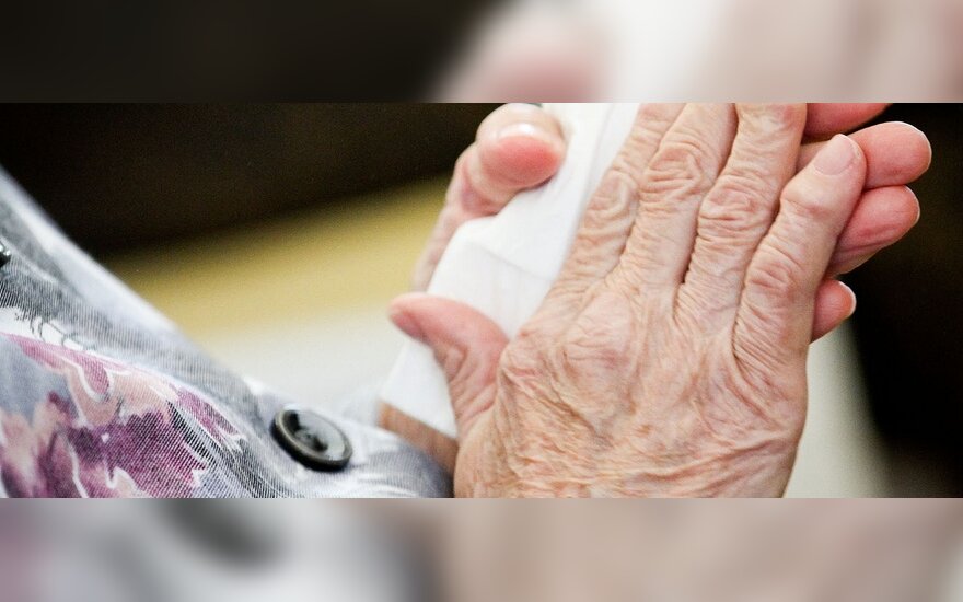 artritas sąnarių liga rankos nykštys su slėgio spaudžiant