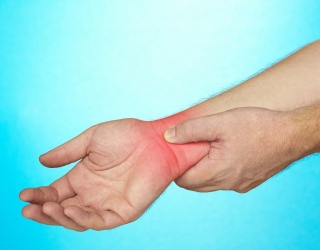pusė skausmas edema with joint pain
