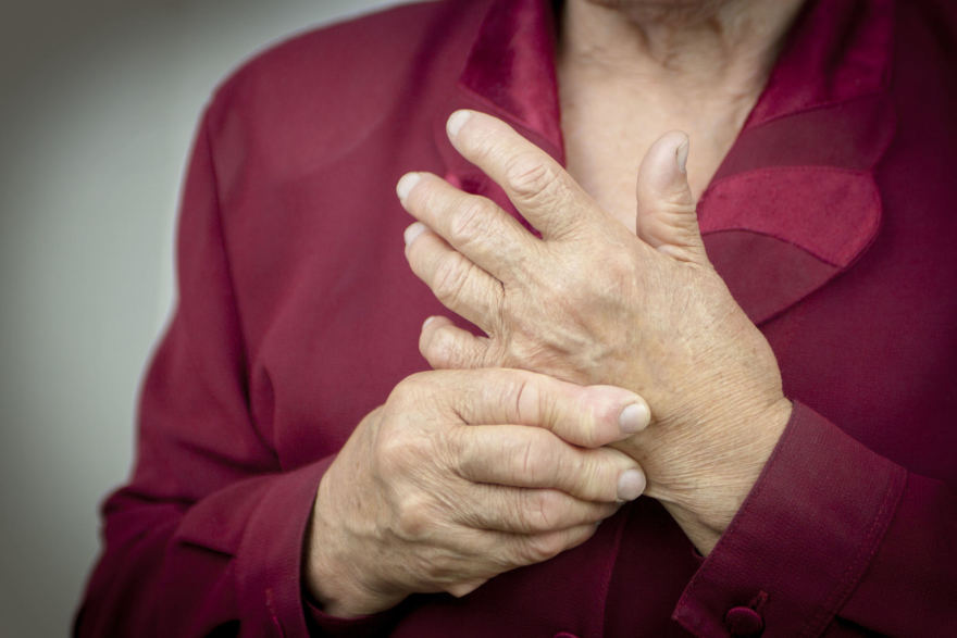 ką daryti su pirštu artritas